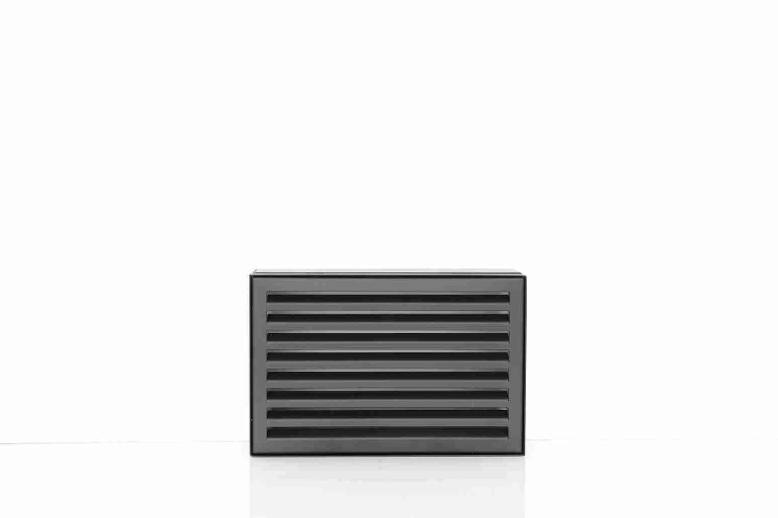 invi-negru-180120-wk-krvin180x120-mlcz